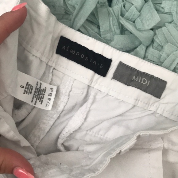 White shorts - Picture 2 of 2